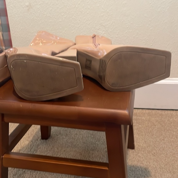 Forever 21 faux Patton leather three-quarter Carmel color boots.Worn 1x. Size 8. - Picture 4 of 9